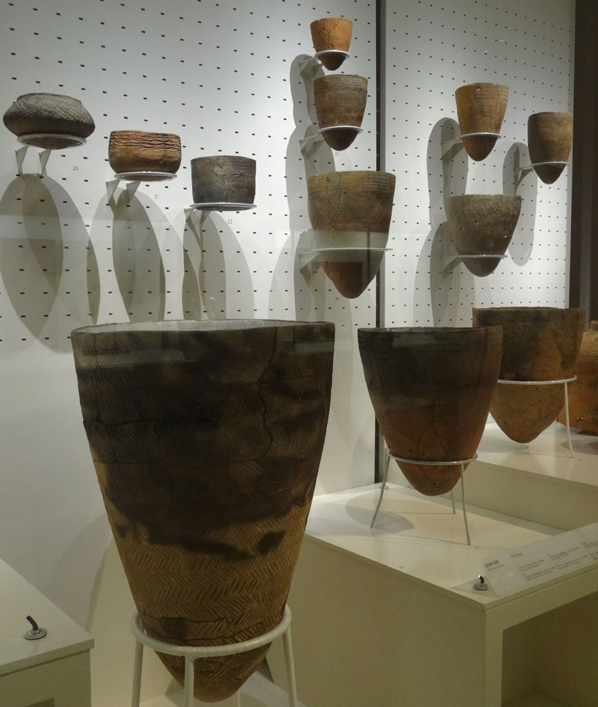 Vases en terre cuite datant du néolithique (Musée national de Corée) @Myu-Ri