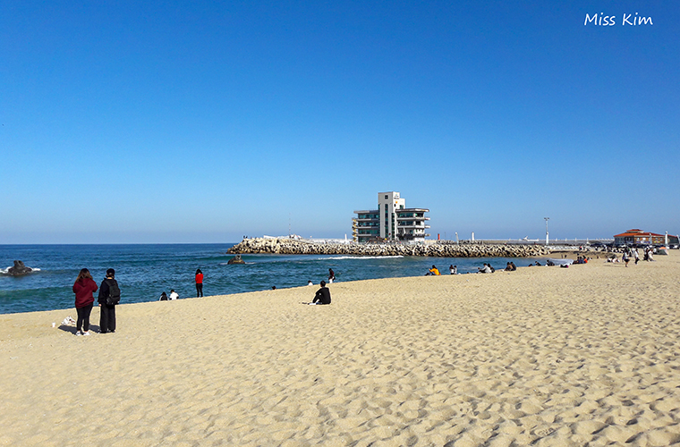 Gangneung Anmok beach