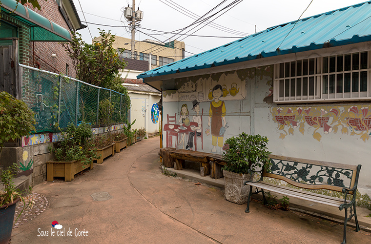 Suwon Haenggung-dong mural village