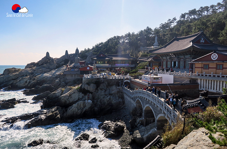 Temple Haedong Yonggungsa en bord de mer, à Busan