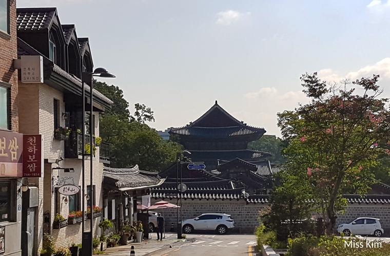 Changdeokgung vu depuis Bukchon