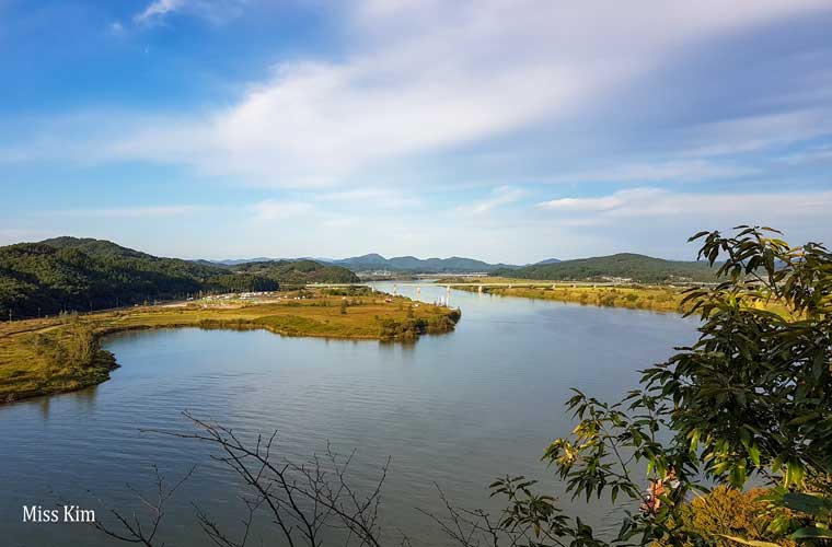 La rivière Geumgan à Buyeo en Corée du Sud