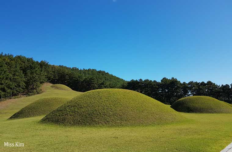 Tombes de Neungsan-ri à Buyeo en Corée du Sud