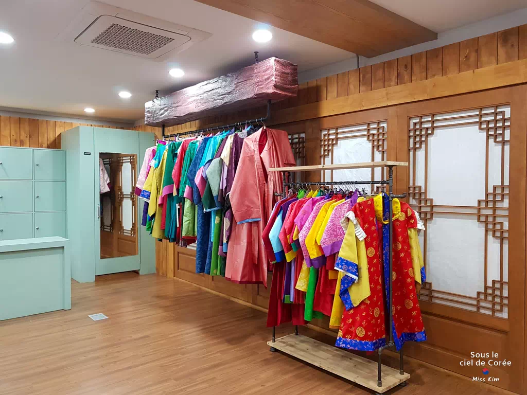 Hanbok à l'office du tourisme, île de Ganghwado en Corée du Sud